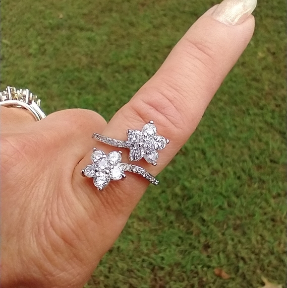 925 Silver Double Flower Ring - Picture 2 of 13